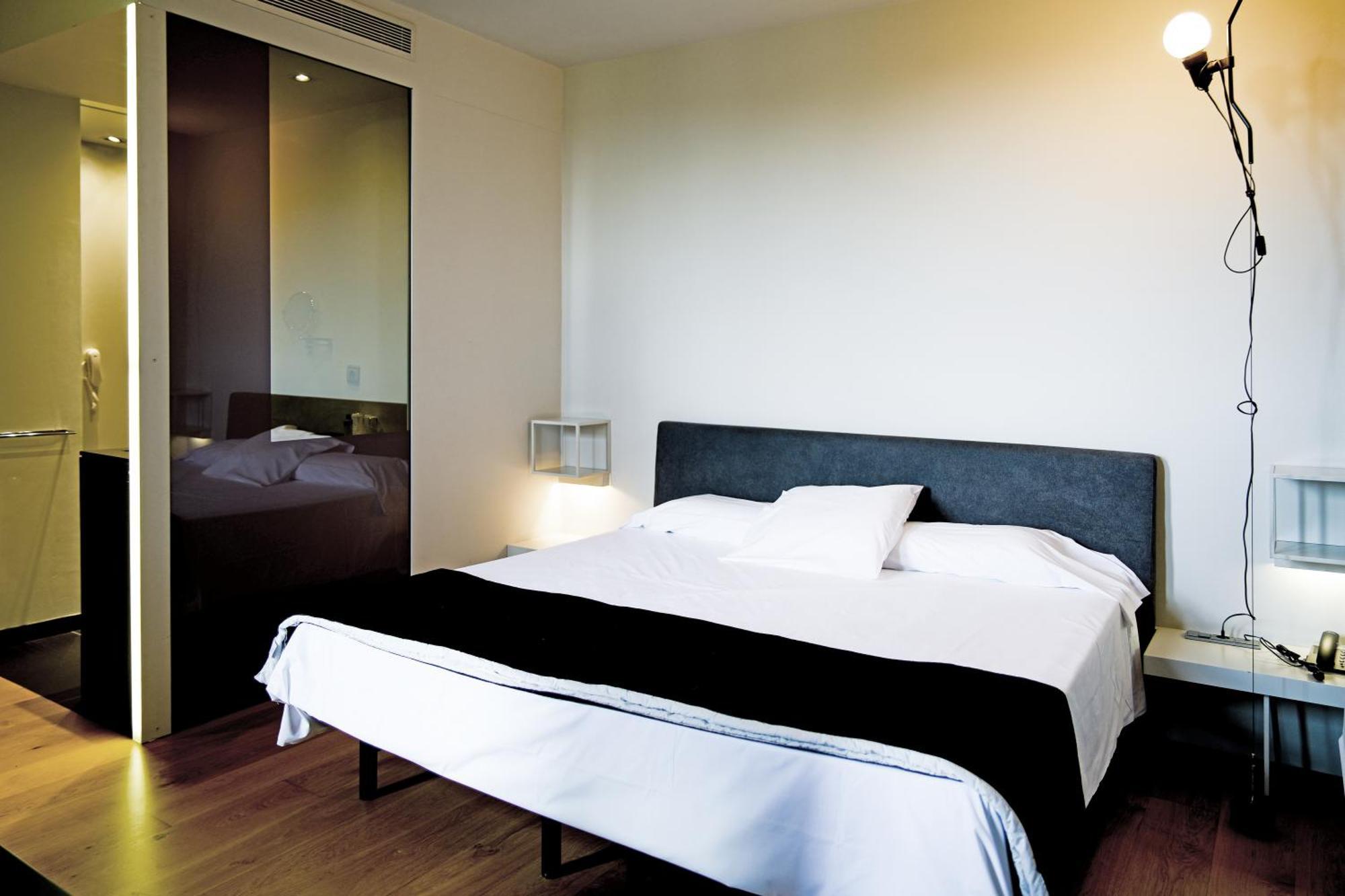 Hotel Blu&SPA Puerta de Almansa Exterior foto